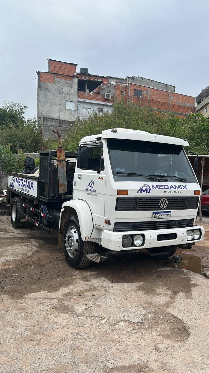 Bombeamento de concreto em obra residencial